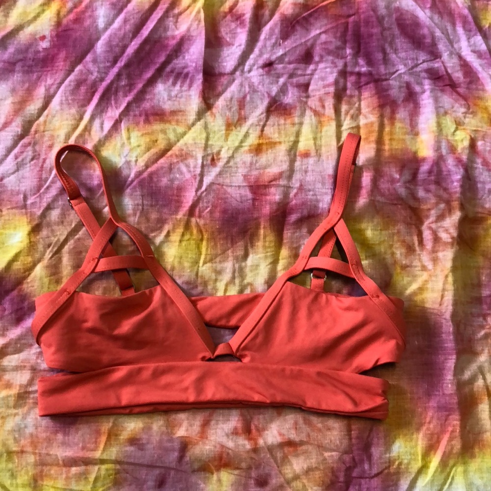Issa del mar bikini top in  coral color size xs
